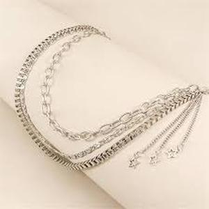 lot 12398 image: Sterling Silver Box Chain Necklace with Star Charm