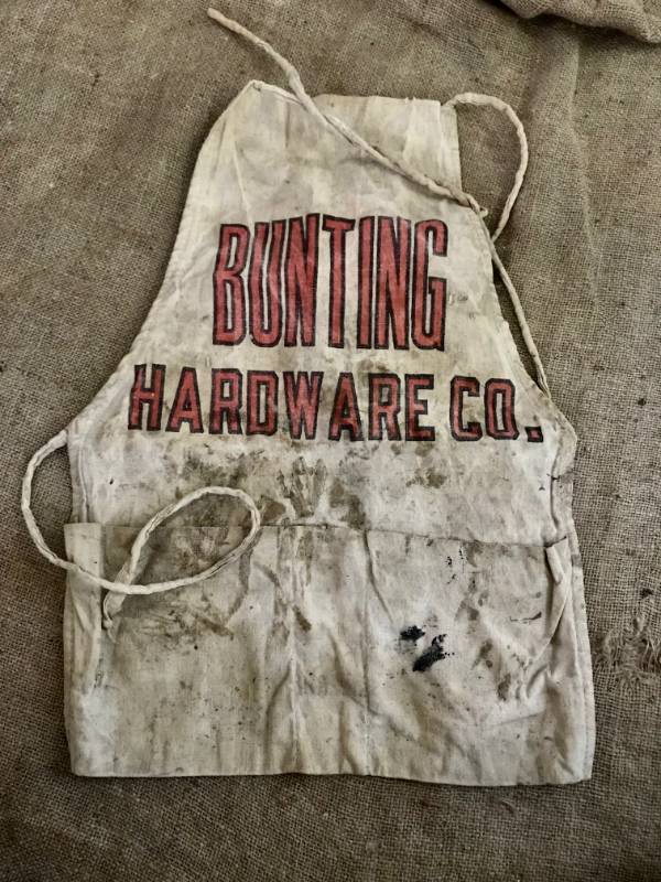 lot 2374 image: Vintage Bunting Hardware Co. tool apron
