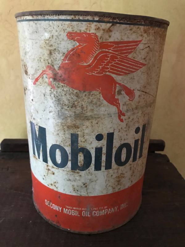 lot 2377 image: Vintage Mobile Oil Tin Can