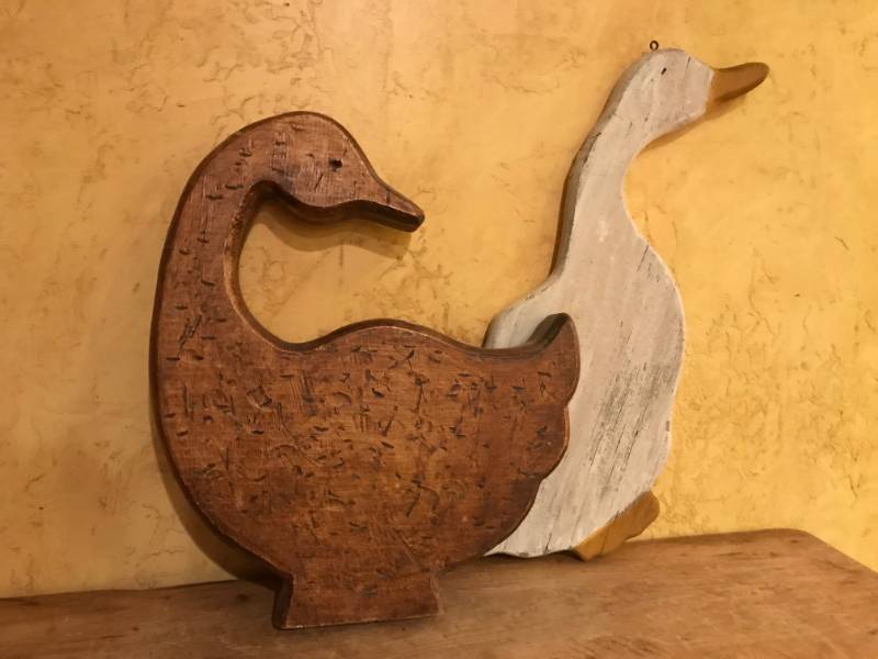 lot 2390 image: 2 wood geese