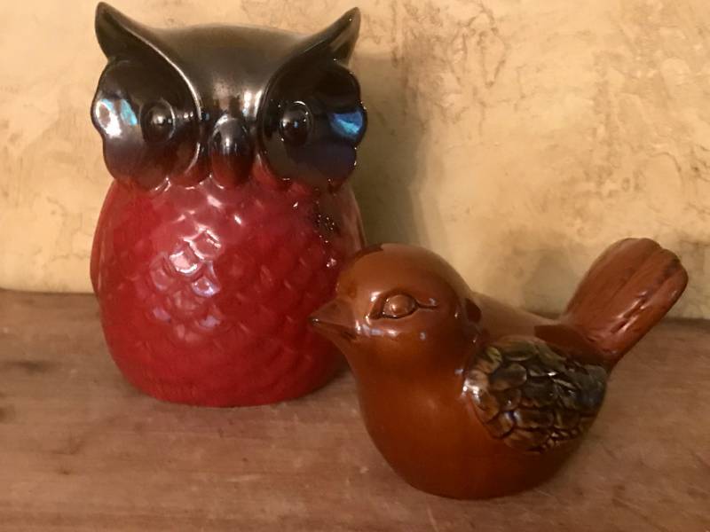 lot 2406 image: Ceramic owl and bird candle holders (rust colored)