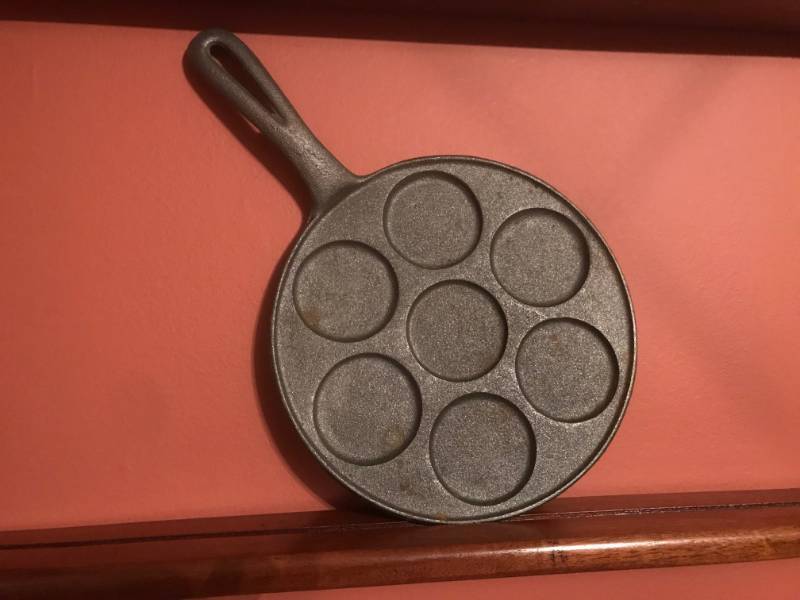 lot 2434 image: Cast Iron Pan