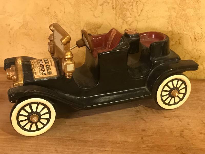 lot 2473 image: Vintage Ford Whiskey Decanter--Old Kentucky Bourbon