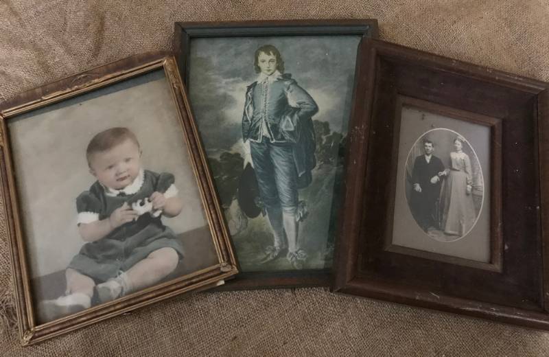 lot 2479 image: Set of Antique frames, photo and Wall Art