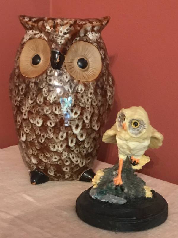 lot 2491 image: Set of ceramic owl dcor