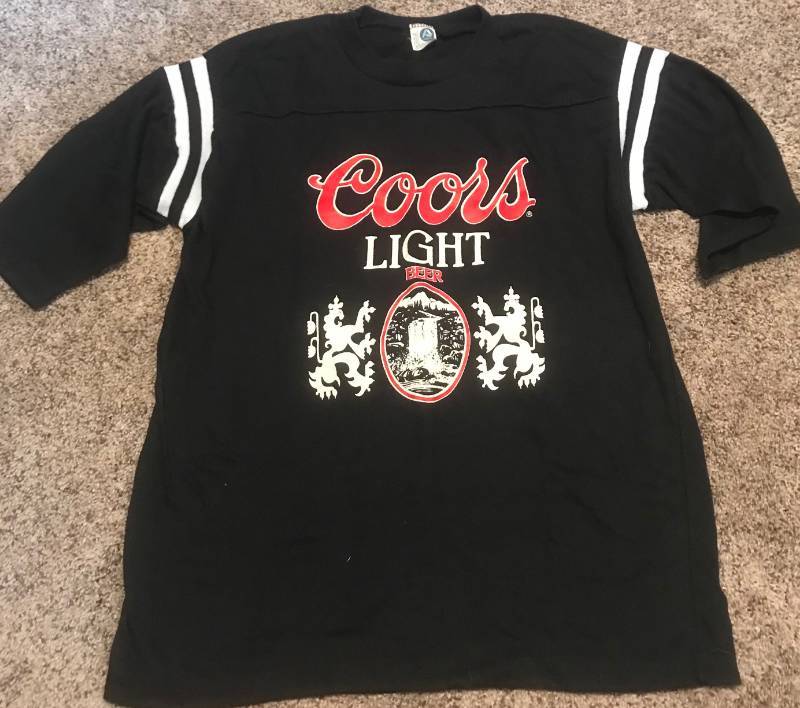 lot 2501 image: Coors Light Large T Shirt with quarter sleeves