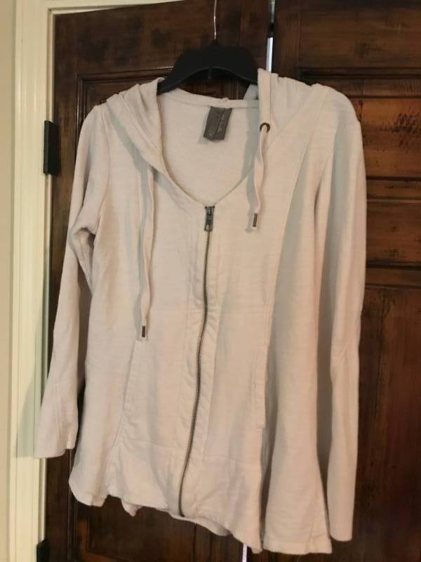 lot 2509 image: XCVI hooded jacket with zipper-Medium