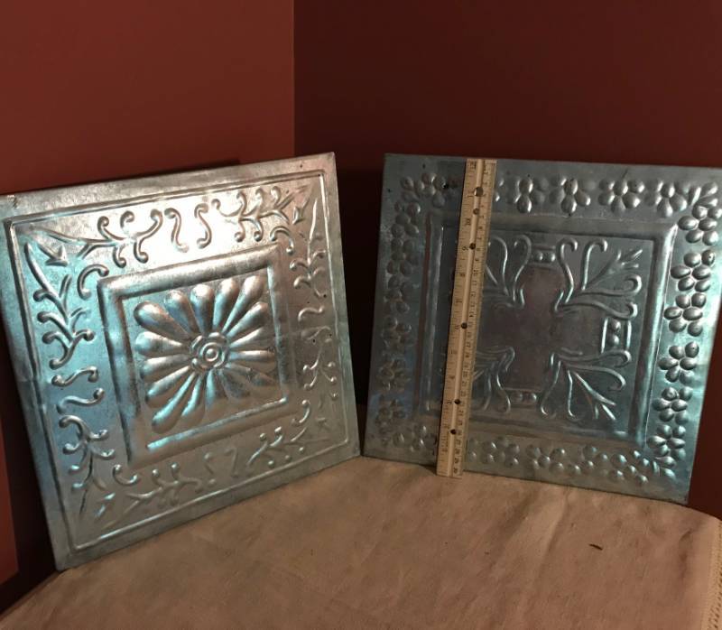 lot 2525 image: Tin Wall Dcor pieces