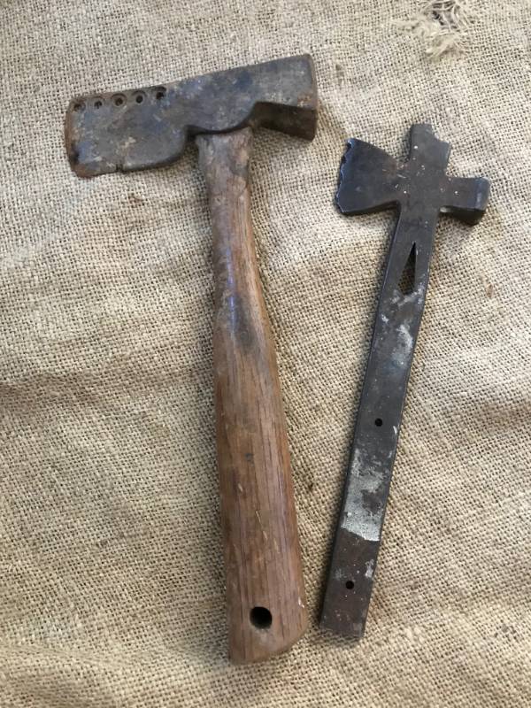 lot 2537 image: Rustic metal hatchetsaxes