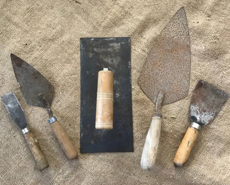 lot 2539 image: Set of Rustic Mason Tools with wood handles