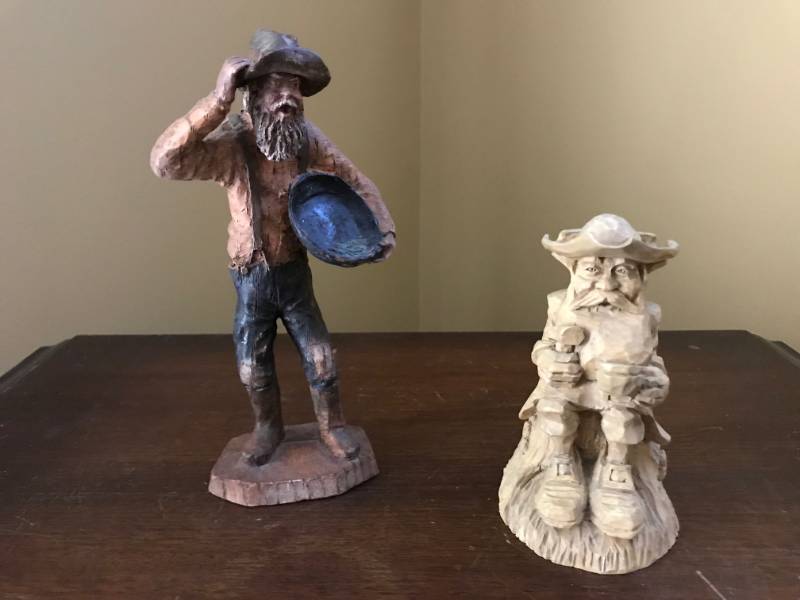 lot 2546 image: Set of Hillbillies-one is hand made in France