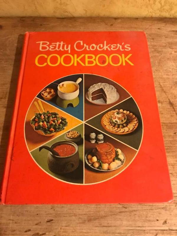 lot 2595 image: Vintage Betty Crocker Cookbook
