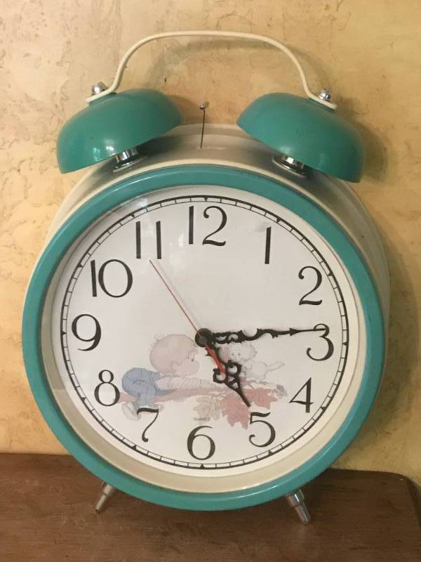 lot 2598 image: Precious Moments vintage oversized clock-works