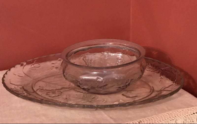 lot 2610 image: Glass Serving Platter and Bowl embossed with flowers and grapes