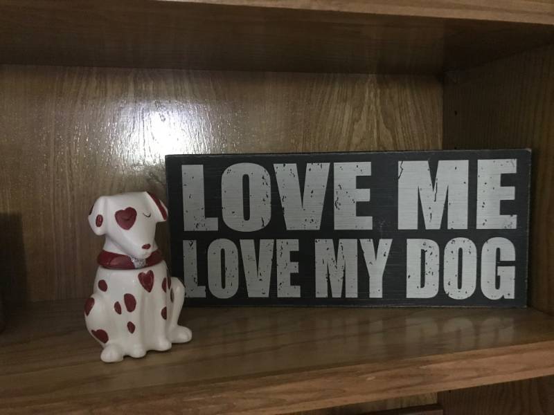 lot 2624 image: WallShelf Dcor--Love My Dog (7 x 16) and a ceramic dog candle