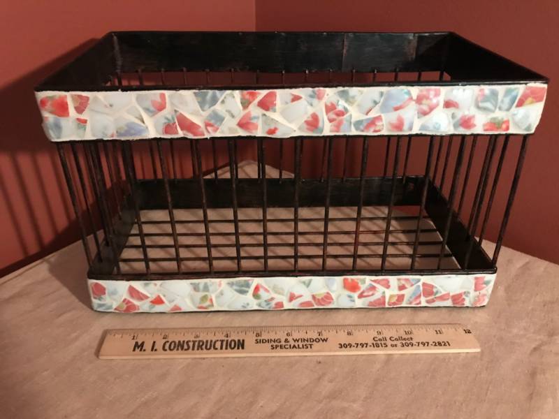 lot 2628 image: Metal Basket with Mosaic edging