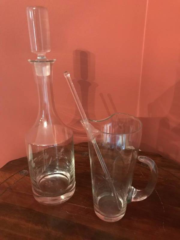 lot 2629 image: Glass Decanter and mixed drink pitcher