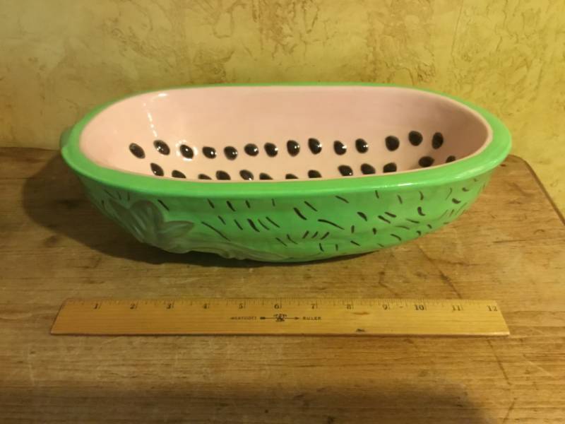 lot 2640 image: Watermelon Serving Bowl