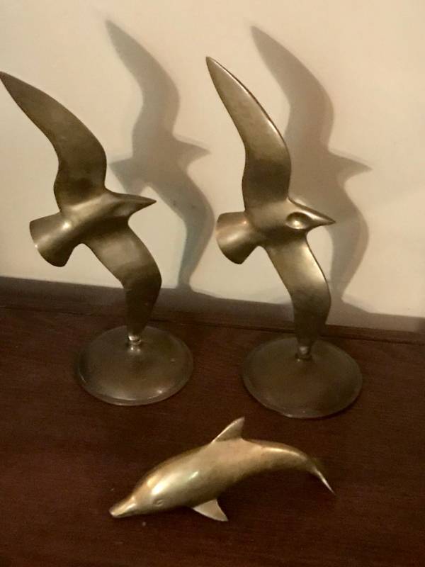 lot 2659 image: Brass Seagulls and Dolphin