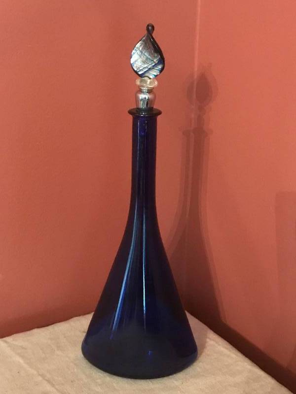 lot 2661 image: Glass Wine Bottle Stopper and Blue decorative bottle