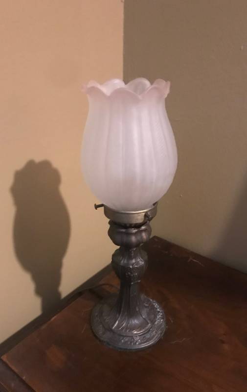 lot 2664 image: Tulip Lamp (works)