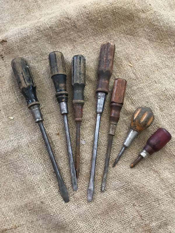 lot 2669 image: Set of Vintage Screwdrivers with wood handles