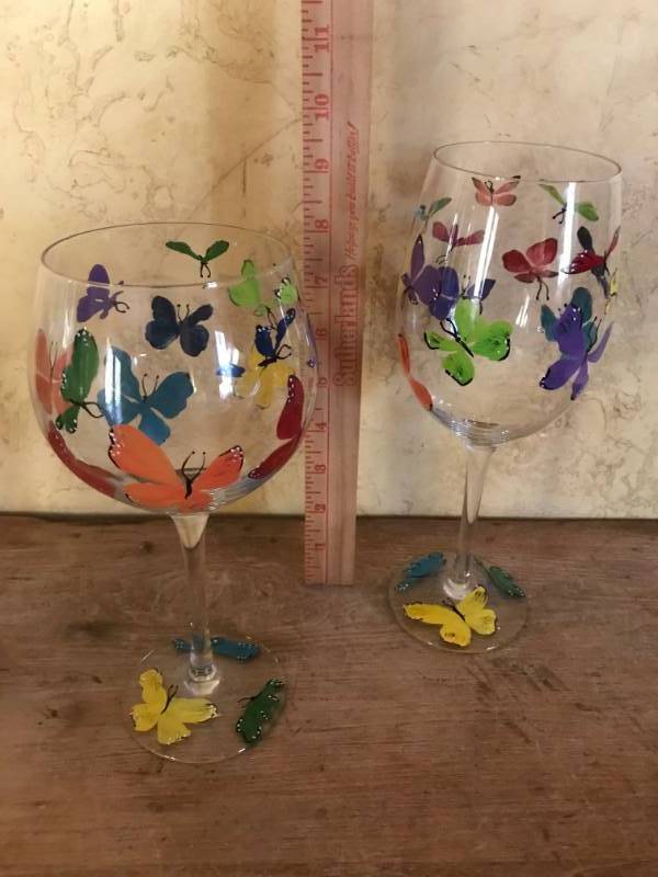 lot 2695 image: Wine glasses with butterflies