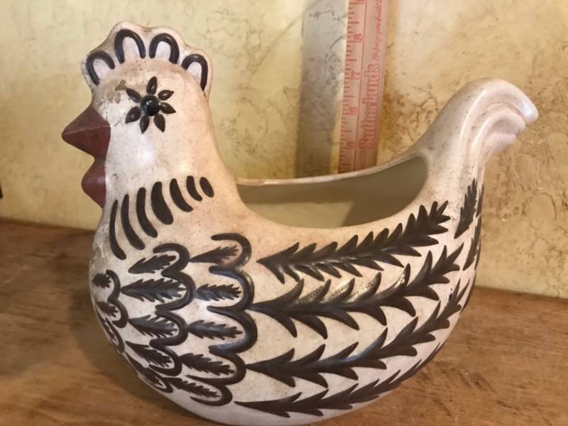 lot 2720 image: Vintage Hen PlanterBowl