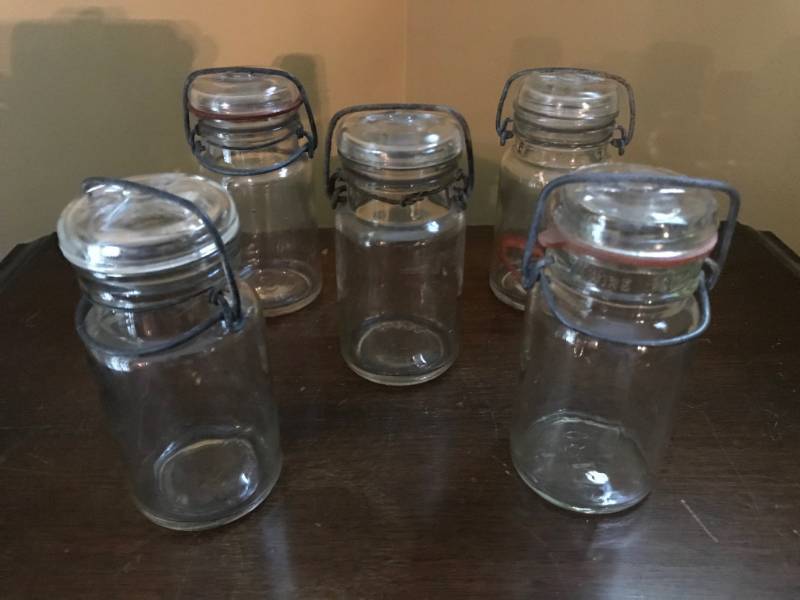 lot 2722 image: Set of small Vintage jars with lids (flip top (bail closure))