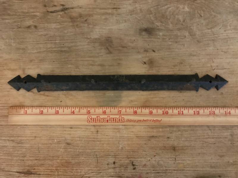 lot 2723 image: Vintage Cast Iron Spoon Hanger