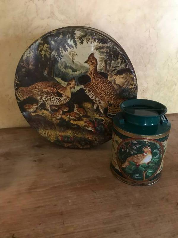 lot 2724 image: Vintage Tins--Grouse and Quail