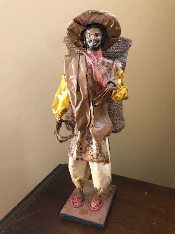 lot 2733 image: Vintage Folk-art paper Mache man figurine-13
