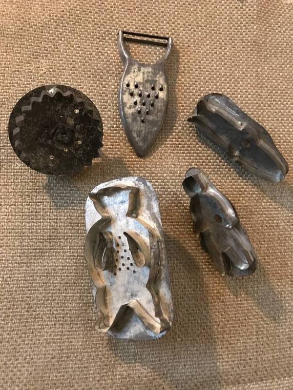 lot 2765 image: Vintage Cookie Cutters