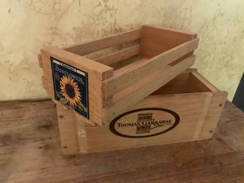 lot 2773 image: Set of 2 small wood crates