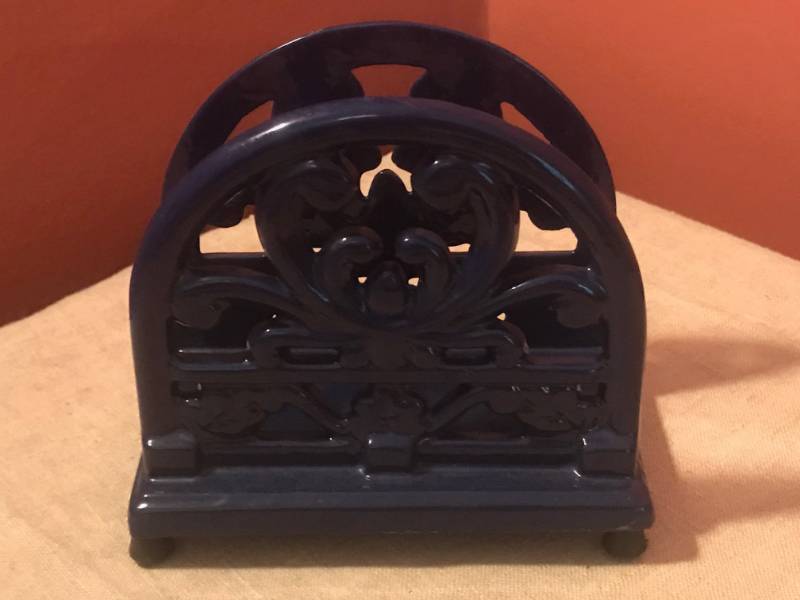 lot 2779 image: Blue Cast Iron Napkin Holder
