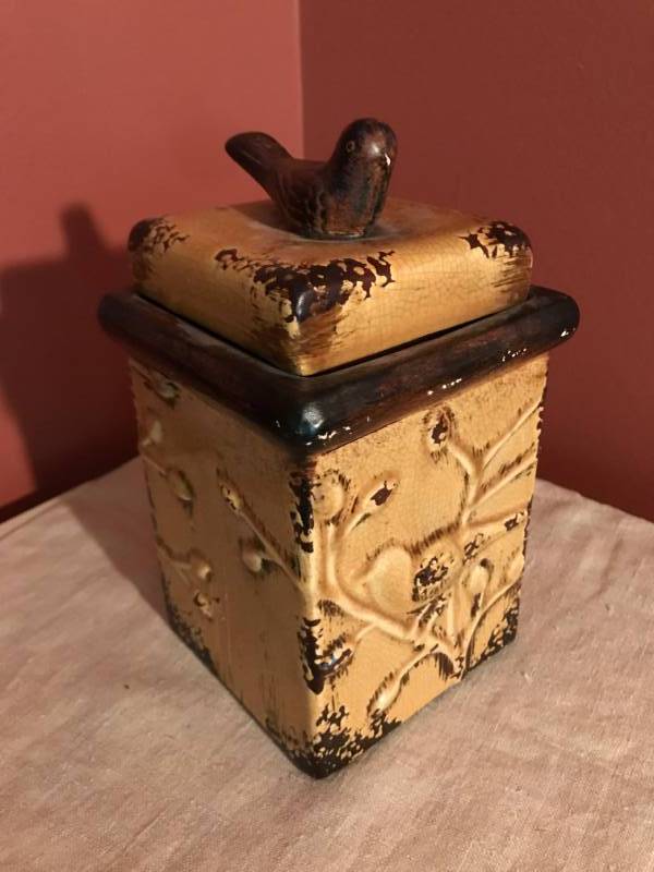 lot 2785 image: RusticAntiqued yellow Ceramic cannister with Bird on top