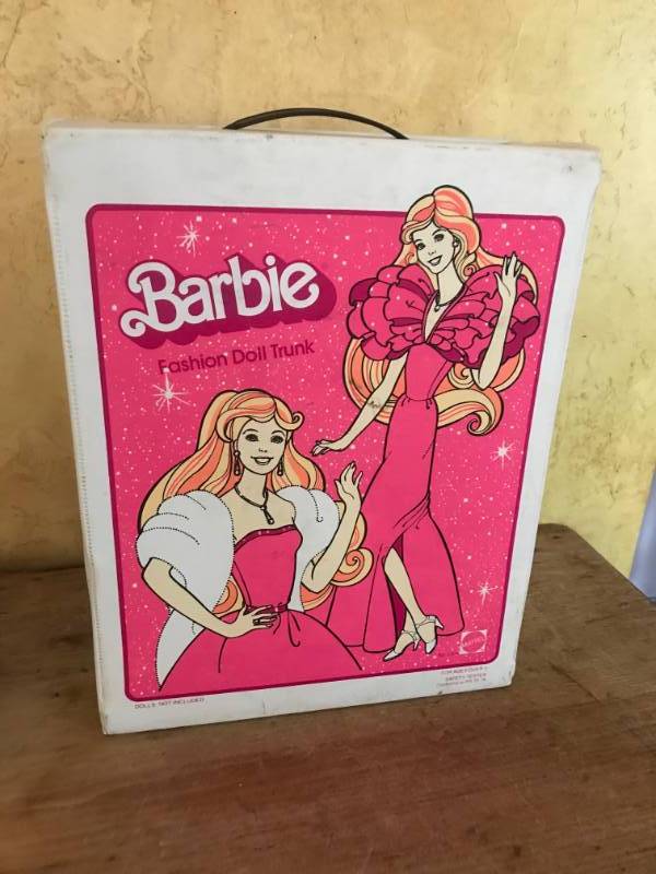 lot 2801 image: Vintage Barbie Case