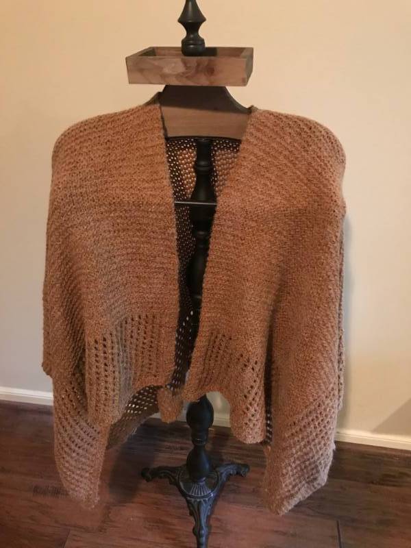 lot 2841 image: Sweater Scarf