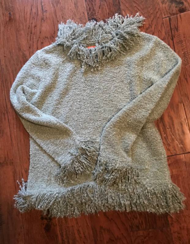 lot 2842 image: Hearts of Palm Sweater-Large