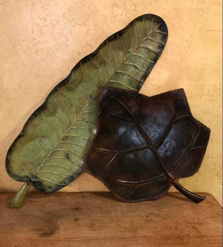 lot 2844 image: Set of Metal Leaf Dcor