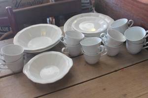lot 3925 image: Vtg. Crown Prcelian Coffee Cups & More