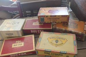 lot 3935 image: Vintage Cigar Boxes