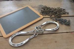 lot 3937 image: Vintage Metal Jacks, Army Men and More