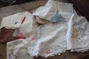 lot 3955 image: Vintage Hankies, Dresser Runner and More