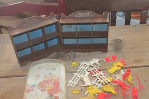 lot 3970 image: Vtg. Holly Hobbie Pets Racks, Pin Ball Game & More