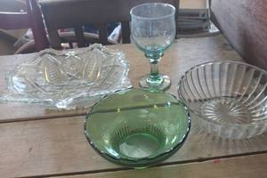lot 3980 image: Vintage Serving Bowls and More