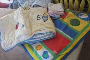 lot 3984 image: Vtg. Playskool Baby Play Mat, Crib Set and More