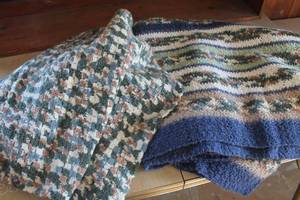 lot 3987 image: 2 Vintage Afghans
