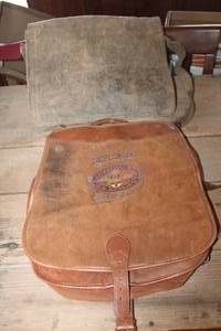 lot 4008 image: Vtg. Leather Bags