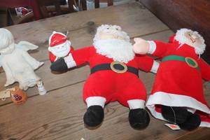 lot 4023 image: Mr. & Mrs. Claus Dolls and More